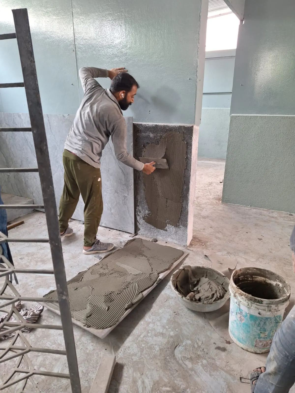 Dawoodi Bohra Jamaat Khana — tiles fixed with Klassic adhesive, photo 1 of 4